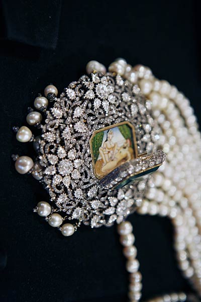 Emerald: From mines to market