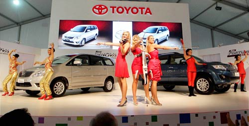 B-town stars sizzle at Auto Expo 2012