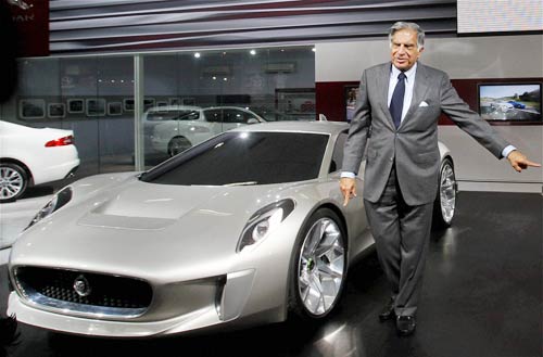 B-town stars sizzle at Auto Expo 2012