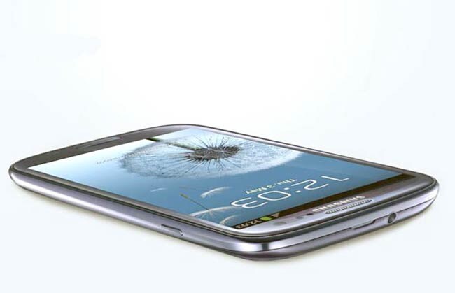 Samsung ups the ante against Apple with Galaxy SIII Samsung ups the ante against Apple with Galaxy SIII