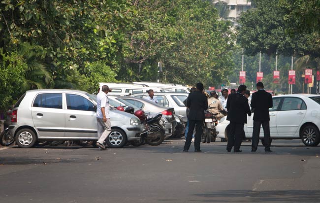 Branson re-launches Virgin's Mumbai-London flights in style