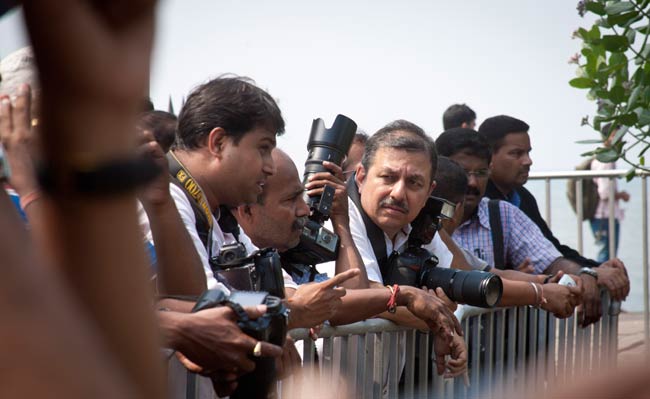 Branson re-launches Virgin's Mumbai-London flights in style