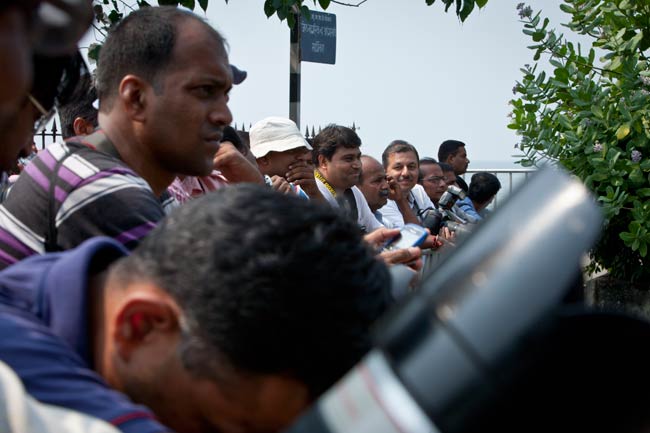 Branson re-launches Virgin's Mumbai-London flights in style