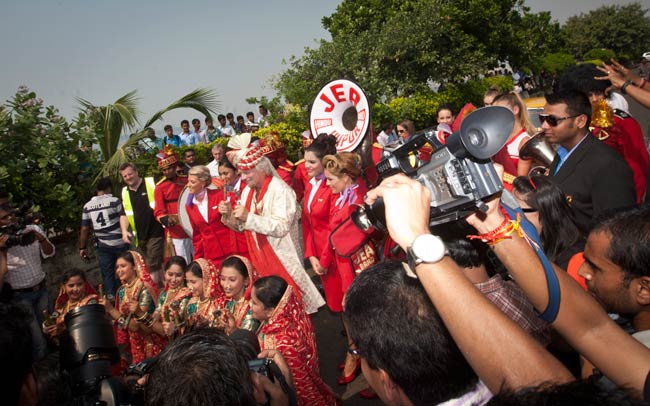 Branson re-launches Virgin's Mumbai-London flights in style