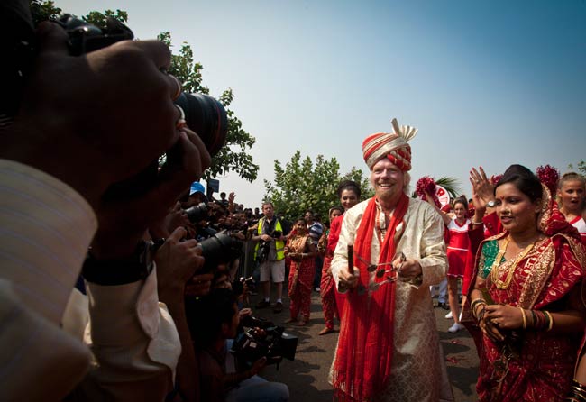 Branson re-launches Virgin's Mumbai-London flights in style