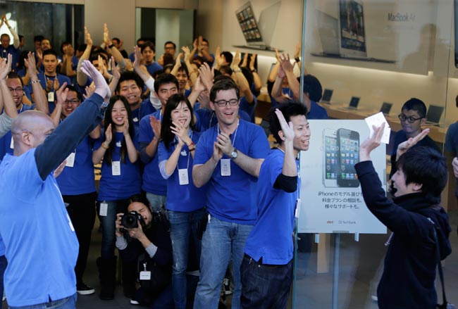 Apple's mini iPad has the world go ga-ga