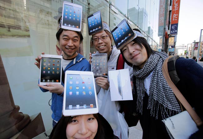 Apple's mini iPad has the world go ga-ga