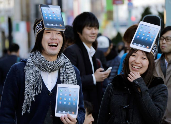 Apple's mini iPad has the world go ga-ga