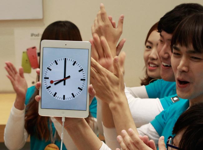 Apple's mini iPad has the world go ga-ga