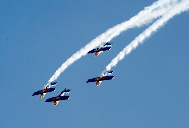 Aero India 2013 takes to the skies