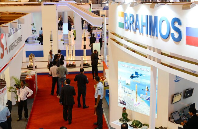 Aero India 2013 takes to the skies