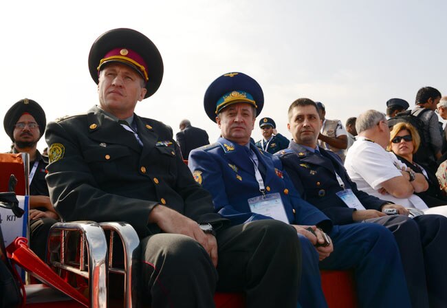 Aero India 2013 takes to the skies