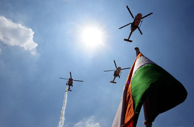 Aero India 2013 takes to the skies