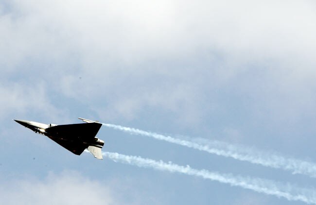 Aero India 2013 takes to the skies