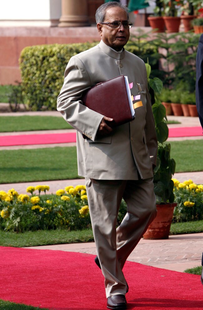 Chidambaram and Pranab in policy battle