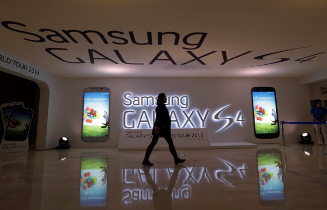 Samsung Galaxy S4 hits stores at Rs 41,500