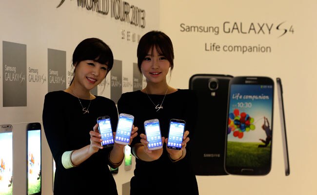 Samsung Galaxy S4 hits stores at Rs 41,500