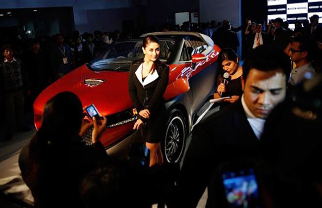 Celebrities, corporate leaders at Auto Expo 2014
