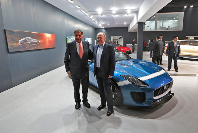 Celebrities, corporate leaders at Auto Expo 2014
