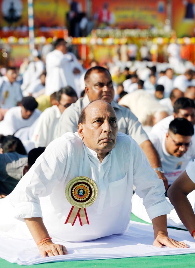 PM Modi leads over 37K people to mark International Yoga Day