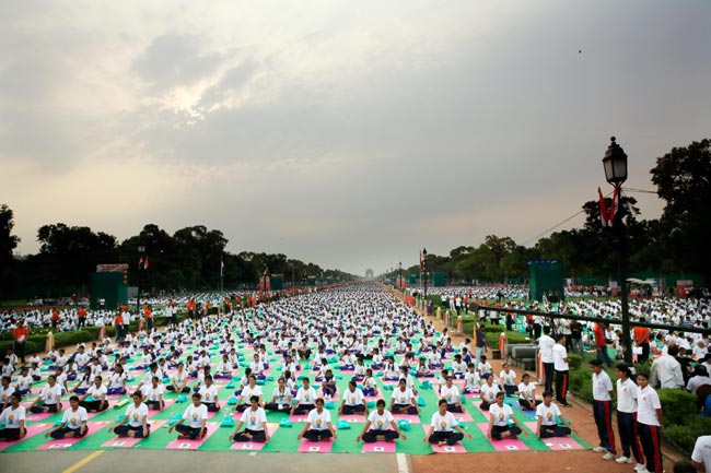 PM Modi leads over 37K people to mark International Yoga Day