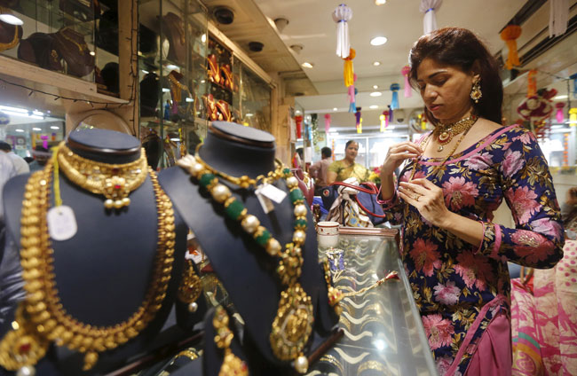Newsmakers: Marc Andreessen sells 73% in Facebook, gold at 4-mth low and more