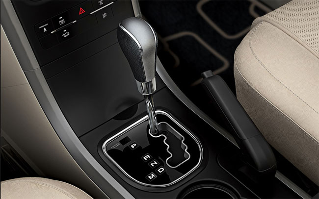Mahindra launches XUV500 with automatic transmission