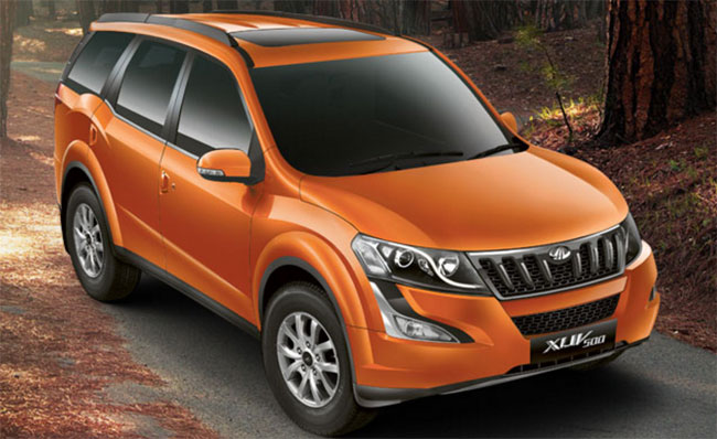 Utility vehicle major Mahindra & Mahindra on Wednesday launched its premium sports utility vehicle XUV500 with automatic transmission at a starting price of Rs 15.36 lakh (ex-showroom Navi Mumbai).