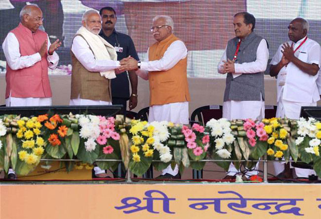 Newsmakers: PM launches gold schemes, power firms to get rescue package and more 