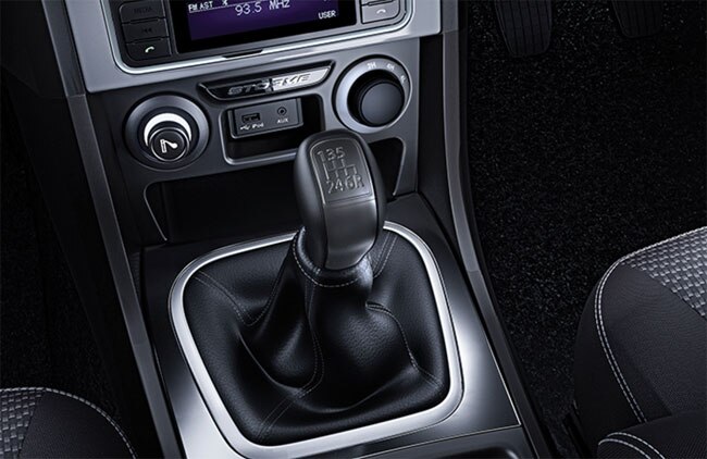 Tata Motors launches Safari Storme VX at Rs 13.25 lakh