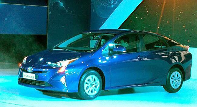 Auto Expo 2016: Moto Guzzi, Mahindra XUV Aero concept car and more 