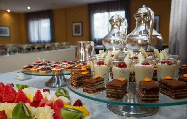 10 ways to cut down on your wedding expenses