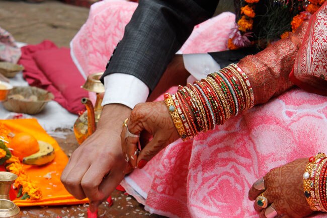 10 ways to cut down on your wedding expenses