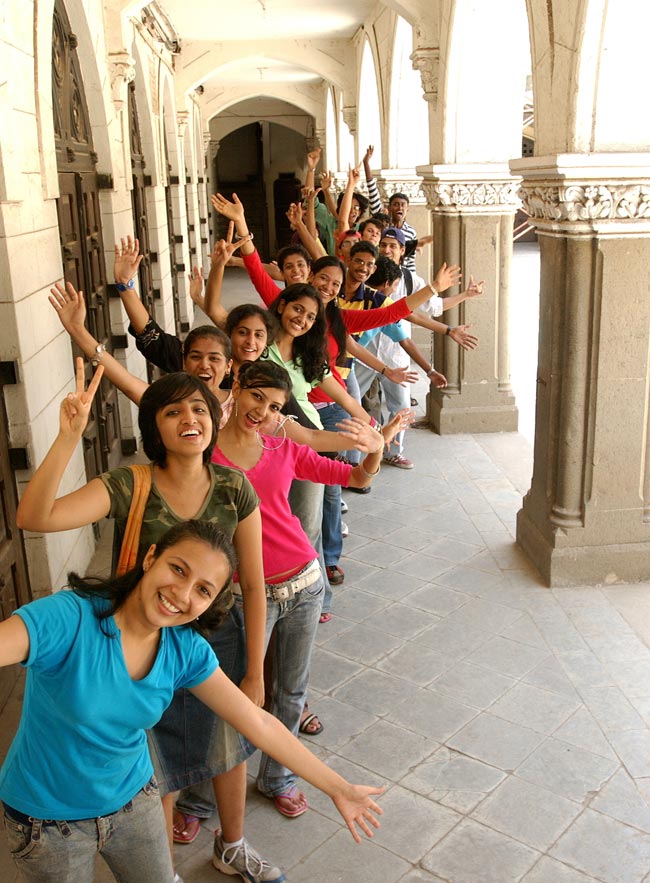 These are the top 10 Arts colleges of the country