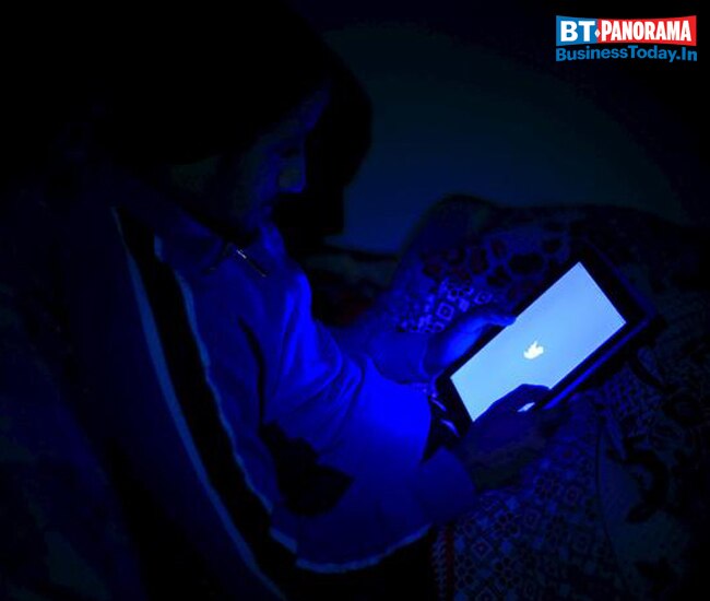 Twitter by the dozen: Microblogging site enters its first teen year