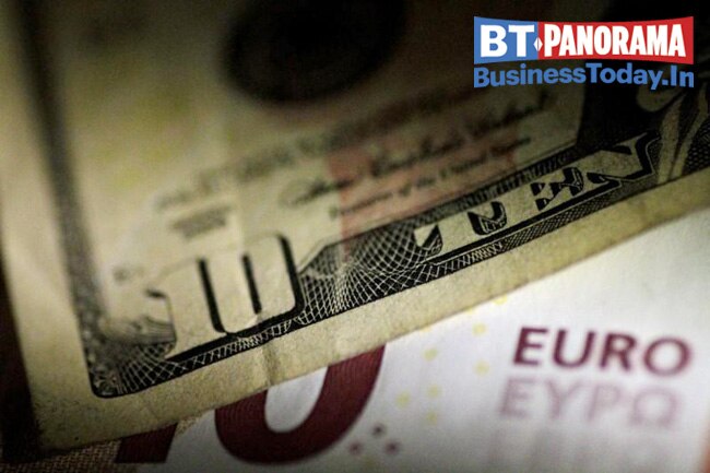 Euro crisis: Italy's political turmoil hits global markets