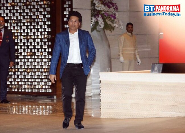 Isha Ambani-Anand Piramal ghordana: SRK, Aamir Khan attend bash