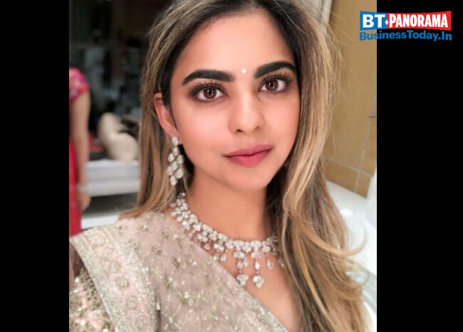 Isha Ambani-Anand Piramal ghordana: SRK, Aamir Khan attend bash