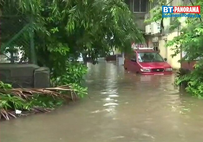 Heavy rains cripple Mumbai; forecast says worse yet to come