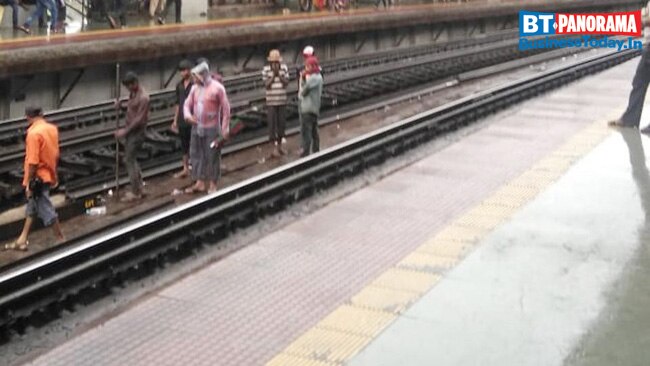 Heavy rains cripple Mumbai; forecast says worse yet to come