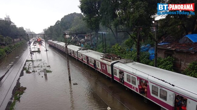 Heavy rains cripple Mumbai; forecast says worse yet to come