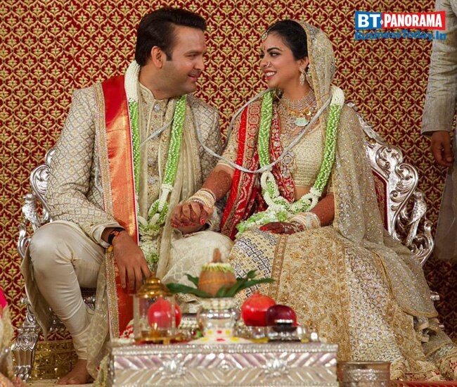 Isha Ambani gets married to Anand Piramal in a star-studded ceremony