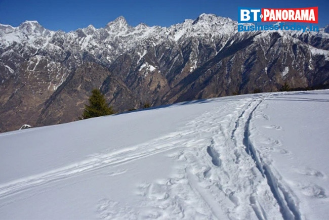 Wish to see snowfall? Head to these destinations in India 