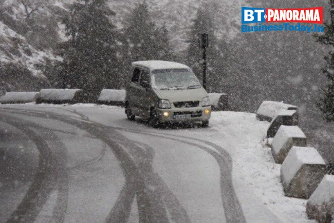 Wish to see snowfall? Head to these destinations in India 