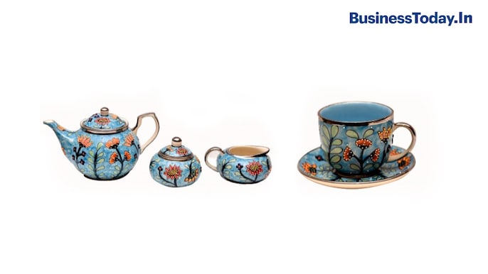 Platinum hand painted tea set to UK PM Boris Johnson Platinum hand painted tea set to UK PM Boris Johnson
