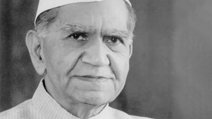 Fakhruddin Ali Ahmed Fakhruddin Ali Ahmed was India's fifth President, and served from 1974 to 1977. Fakhruddin Ali Ahmed also took part in India's freedom struggle by taking part in the Quit India Movement against British rule in 1942, for which was Fakhruddin Ali Ahmed Fakhruddin Ali Ahmed was India's fifth President, and served from 1974 to 1977. Fakhruddin Ali Ahmed also took part in India's freedom struggle by taking part in the Quit India Movement against British rule in 1942, for which was