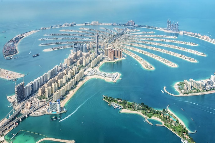 Luxury Amenities and Lifestyle Luxury Amenities and Lifestyle