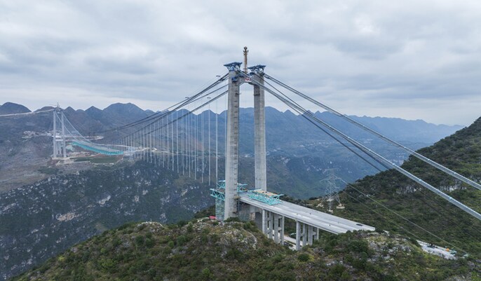 Record-Breaking Construction Record-Breaking Construction