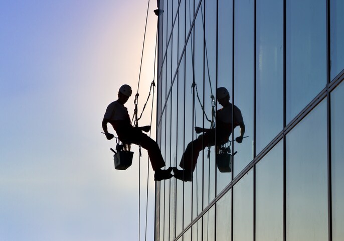 High-Rise Window Cleaner High-Rise Window Cleaner