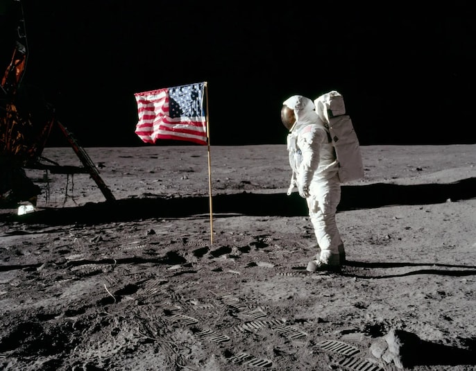 Artemis II: Moon Flyby Mission Artemis II: Moon Flyby Mission